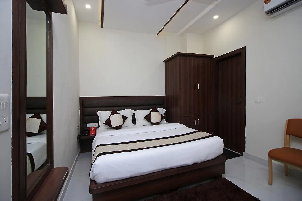 Hotel Royal By Ks Agra  3*, Agra (Uttar Pradesh)