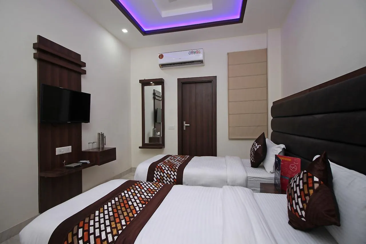 ***  Hotel Royal By Ks Agra  India